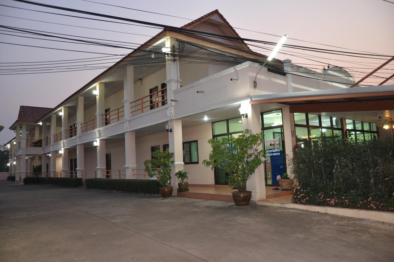 Poon Suk Hotel Kabin Buri Екстер'єр фото