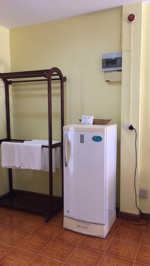 Poon Suk Hotel Kabin Buri Екстер'єр фото